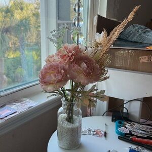 SOLD arrangement decor decoration flowers floral cream tan green